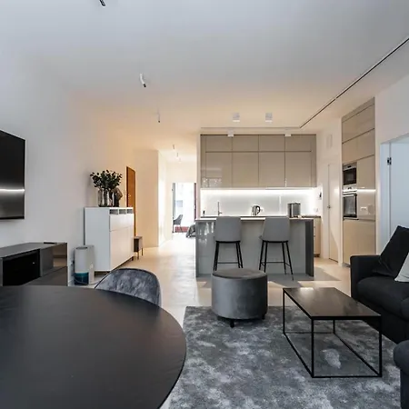 Grzybowska 4 * Warszawa